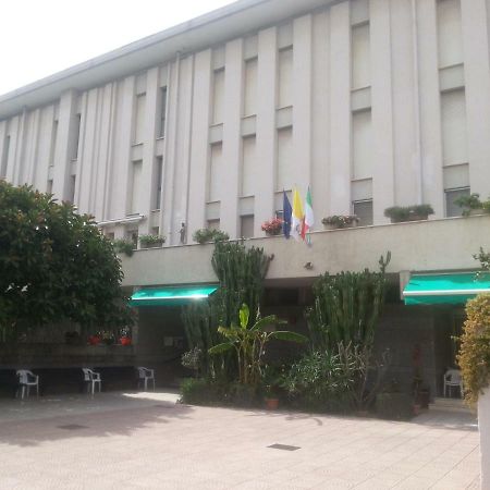Centro Giovanile Padre Minozzi Hotel Policoro Exterior foto
